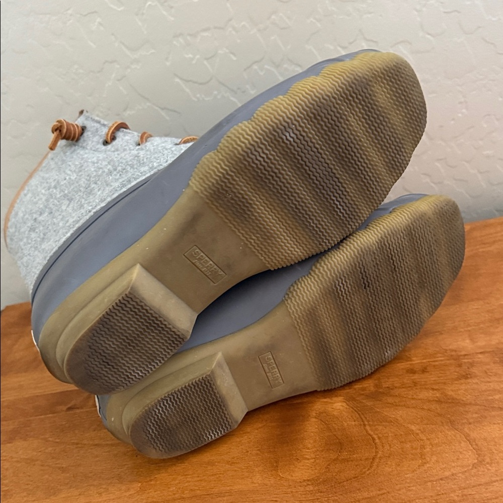 Sperry Gray Fleece-Lined Tan Trim Boots - Picture 4 of 4